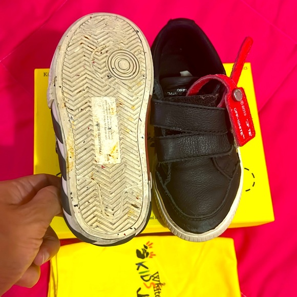 OFF WHITE!!worn couple of times  with box and dust bag boy or girl - Picture 5 of 6